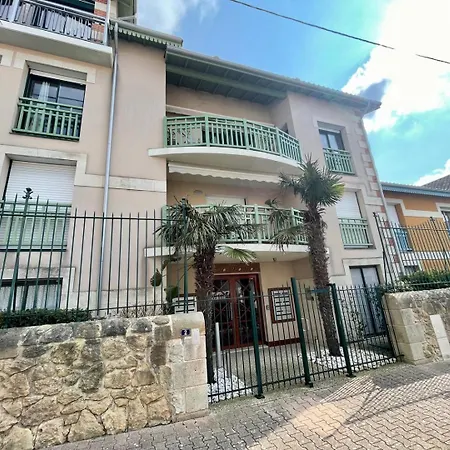 Jammes Soleil : 5 Personnes, Terrasse, Parking, Proche