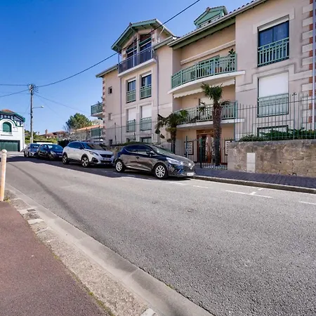 Jammes Soleil : 5 Personnes, Terrasse, Parking, Proche