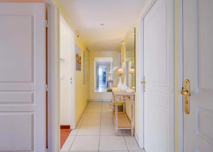 Jammes Soleil : 5 Personnes, Terrasse, Parking, Proche *