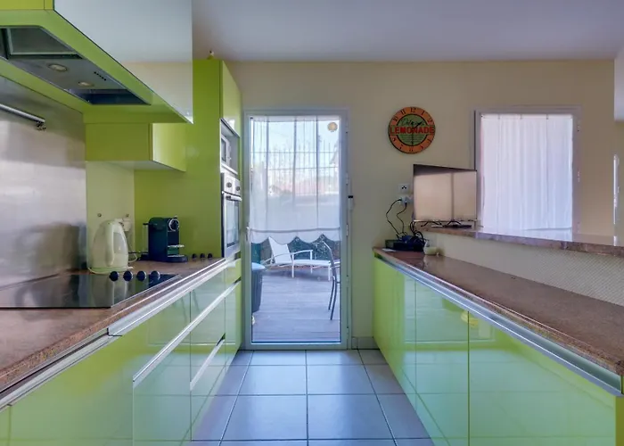 Appartement Jammes Soleil : 5 Personnes, Terrasse, Parking, Proche