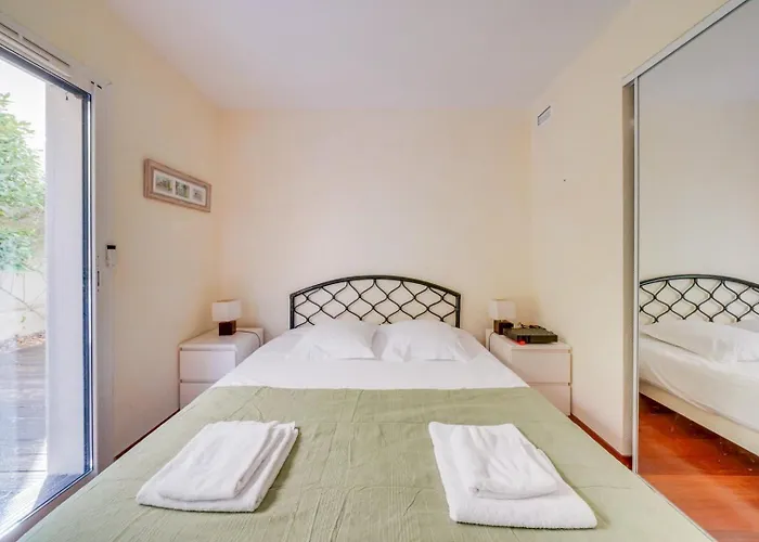 Appartement Jammes Soleil : 5 Personnes, Terrasse, Parking, Proche *